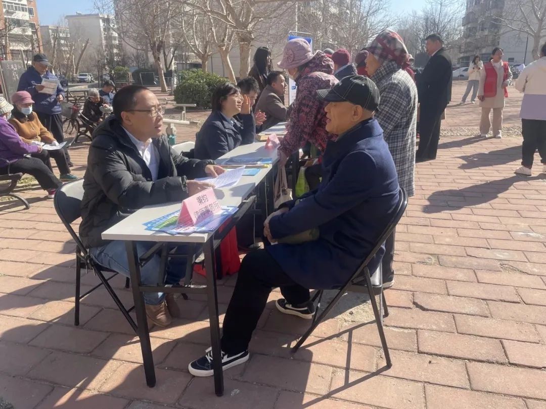学雷锋 做志愿  天津秉钧律师事务所开展普法宣传进社区活动1 4.3.jpg
